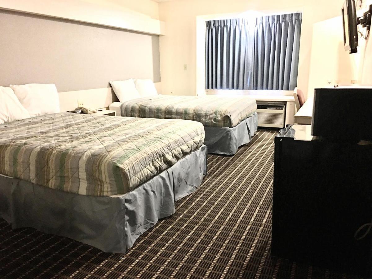 Travelodge By Wyndham Chadron Esterno foto