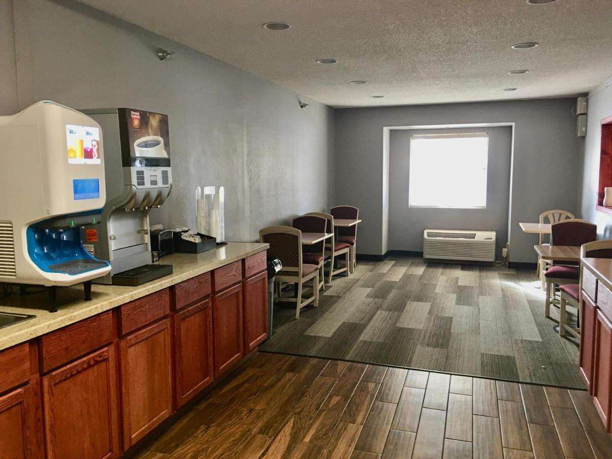 Travelodge By Wyndham Chadron Esterno foto