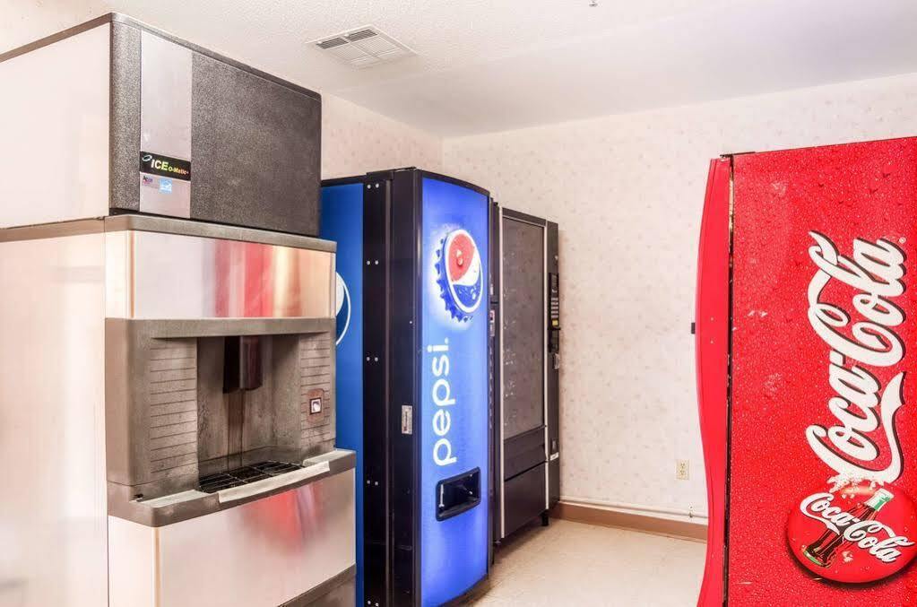 Travelodge By Wyndham Chadron Esterno foto